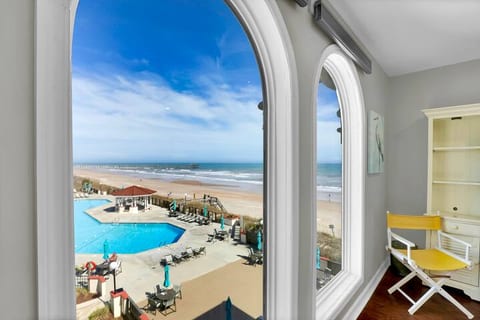 Bikini Bottom - Ocean Front; 2 Master Suites