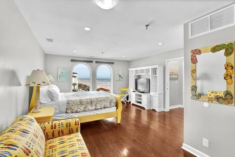 Bikini Bottom - Ocean Front; 2 Master Suites