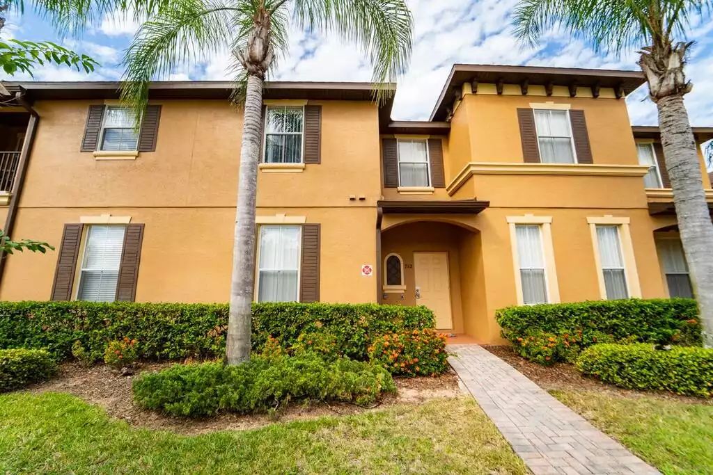 front of townhome - Regal palms home, gated community ,pool (712CAL) - Davenport