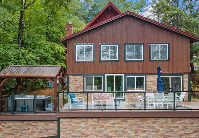 Lake House on Belleau Lake; Hot Tub, Kayaks! - Wakefield Lake House on Belleau Lake; Hot Tub, Kayaks! - Wakefield