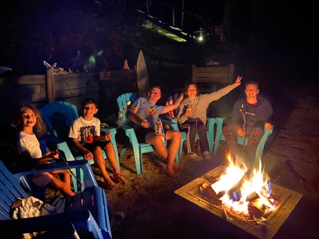 Lake House on Belleau Lake; Hot Tub, Kayaks! - Wakefield Lake House on Belleau Lake; Hot Tub, Kayaks! - Wakefield