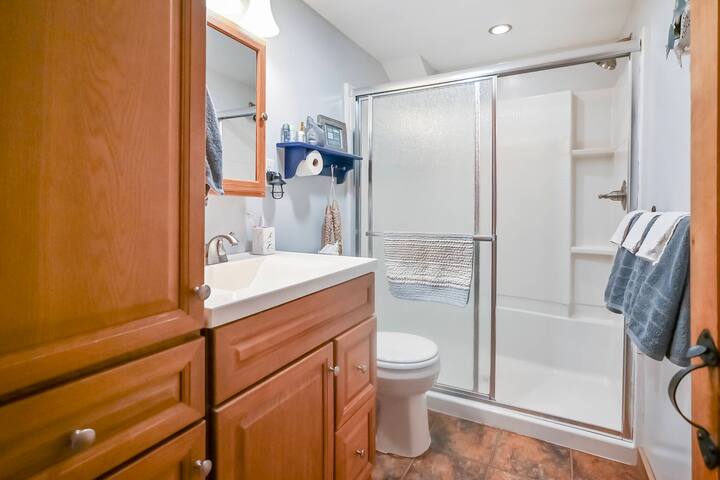 Lake House on Belleau Lake; Hot Tub, Kayaks! - Wakefield Lake House on Belleau Lake; Hot Tub, Kayaks! - Wakefield