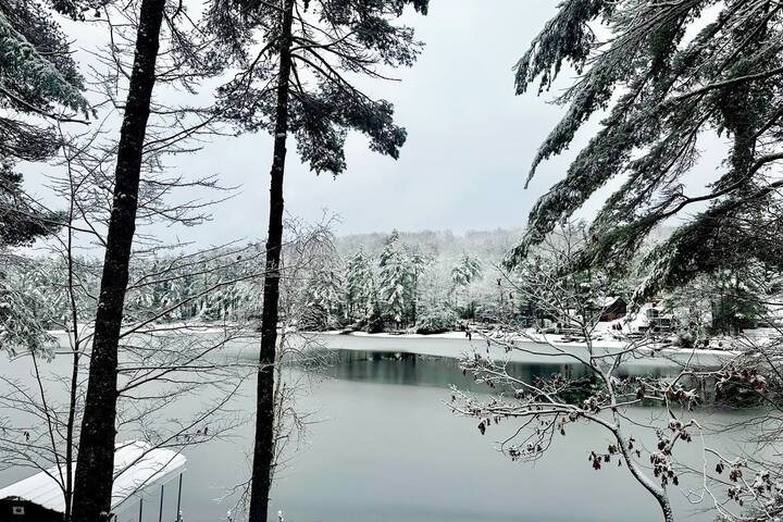 Lake House on Belleau Lake; Hot Tub, Kayaks! - Wakefield Lake House on Belleau Lake; Hot Tub, Kayaks! - Wakefield