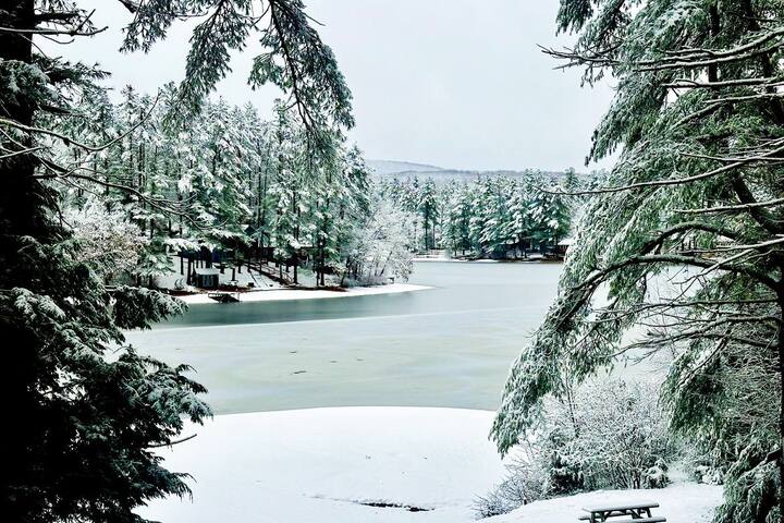 Lake House on Belleau Lake; Hot Tub, Kayaks! - Wakefield Lake House on Belleau Lake; Hot Tub, Kayaks! - Wakefield