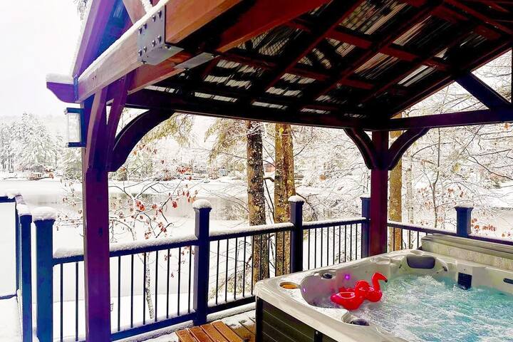 Lake House on Belleau Lake; Hot Tub, Kayaks! - Wakefield Lake House on Belleau Lake; Hot Tub, Kayaks! - Wakefield