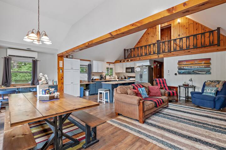 Lake House on Belleau Lake; Hot Tub, Kayaks! - Wakefield Lake House on Belleau Lake; Hot Tub, Kayaks! - Wakefield