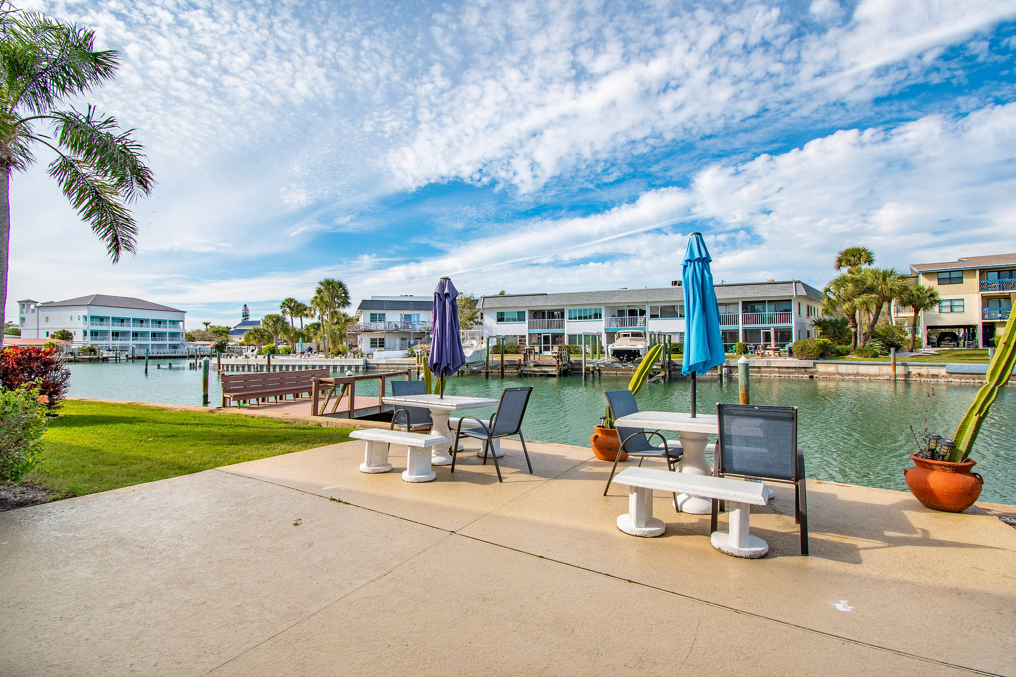 Funshine Pointe Capri - Newly Renovated - Intercoastal Views