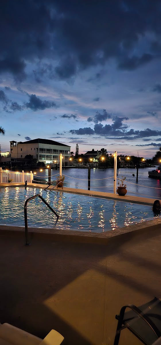Funshine Pointe Capri - Newly Renovated - Intercoastal Views