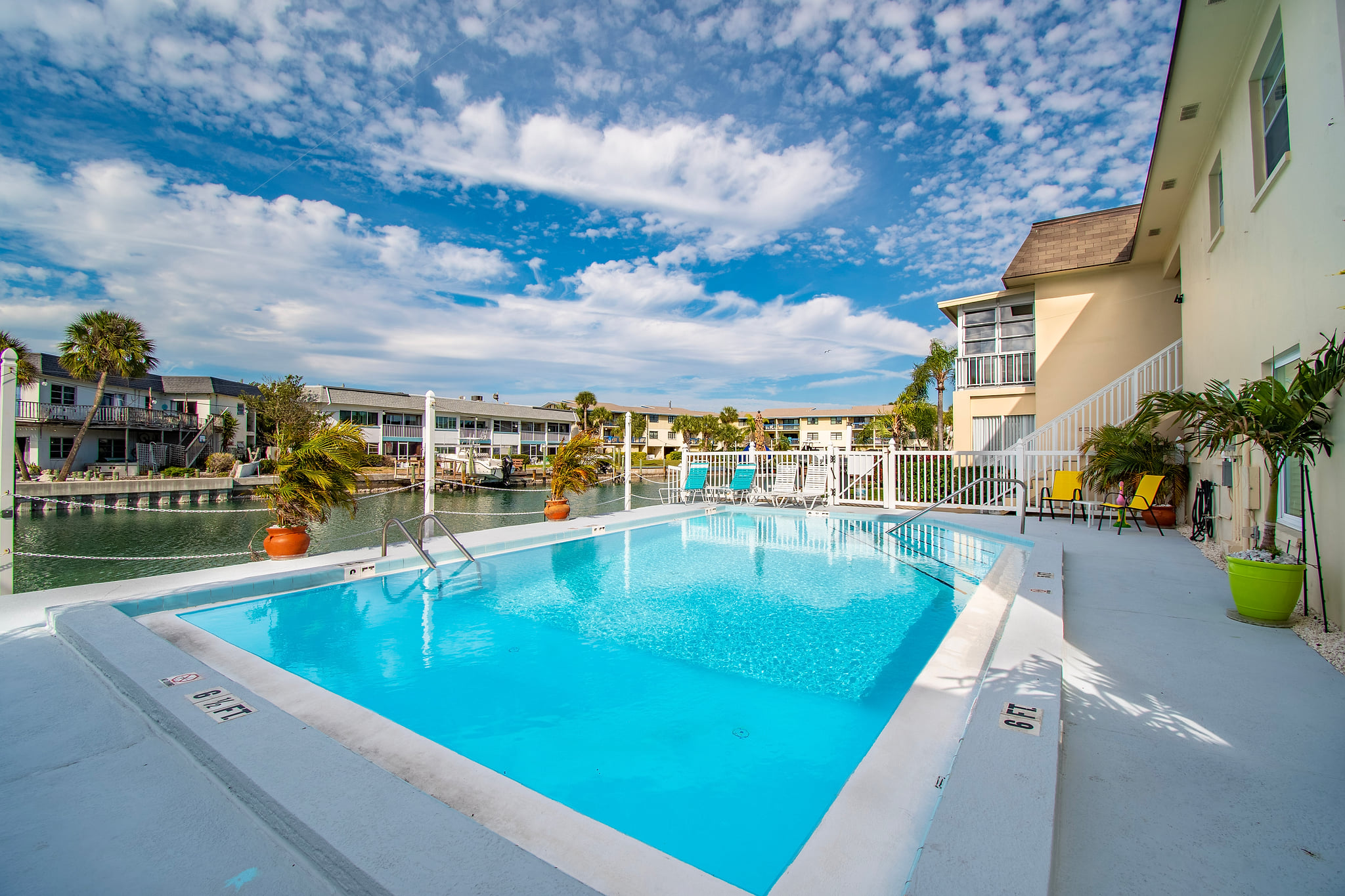 Funshine Pointe Capri - Newly Renovated - Intercoastal Views