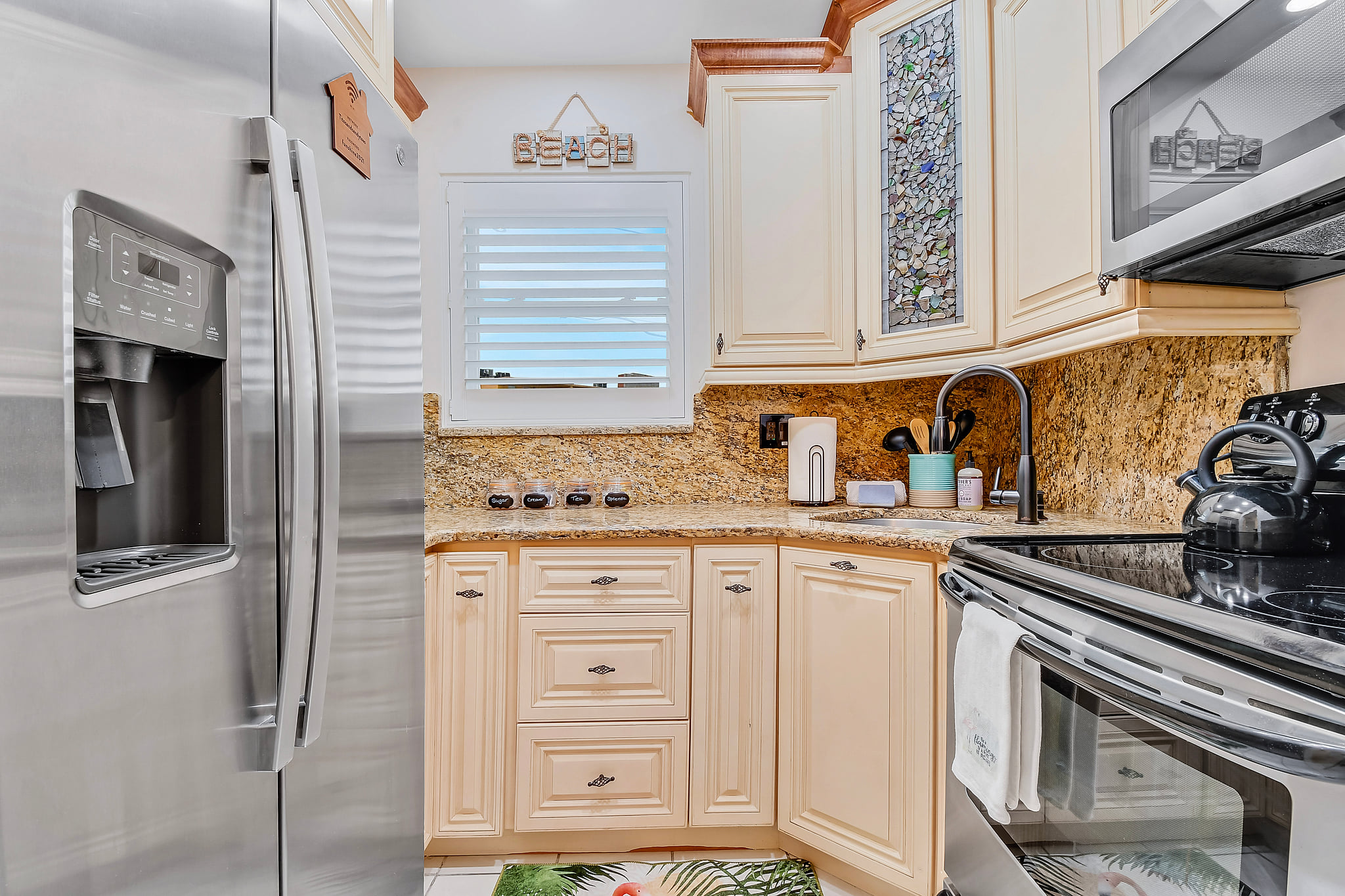 Funshine Pointe Capri - Newly Renovated - Intercoastal Views