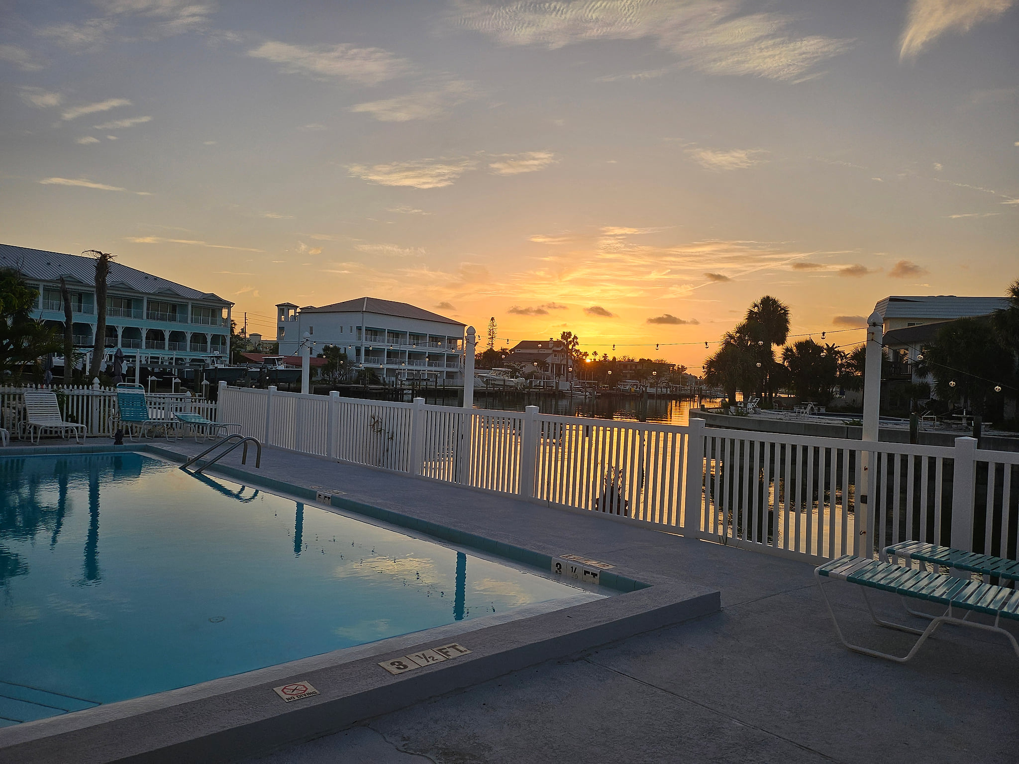 Funshine Pointe Capri - Newly Renovated - Intercoastal Views