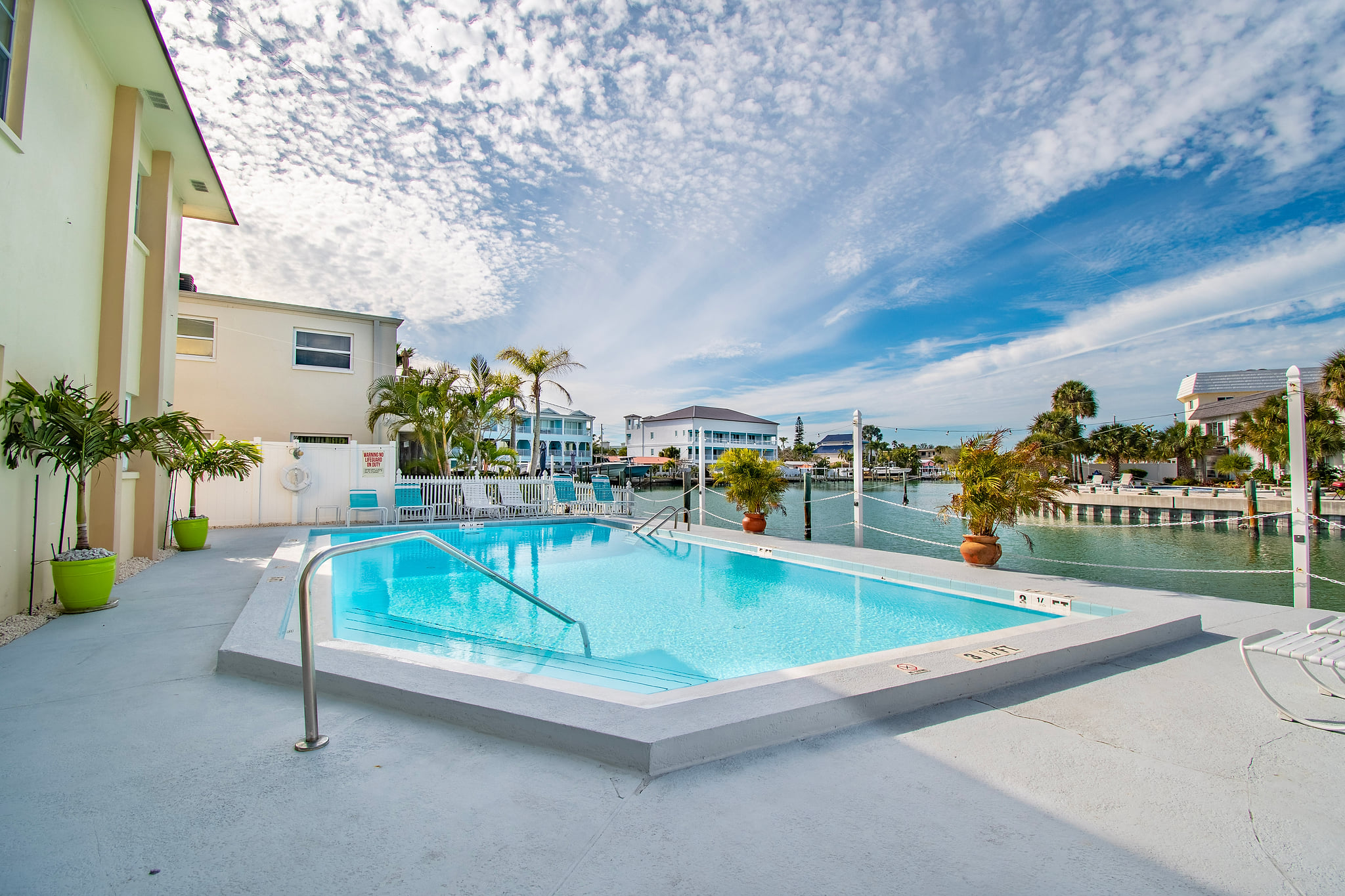 Funshine Pointe Capri - Newly Renovated - Intercoastal Views