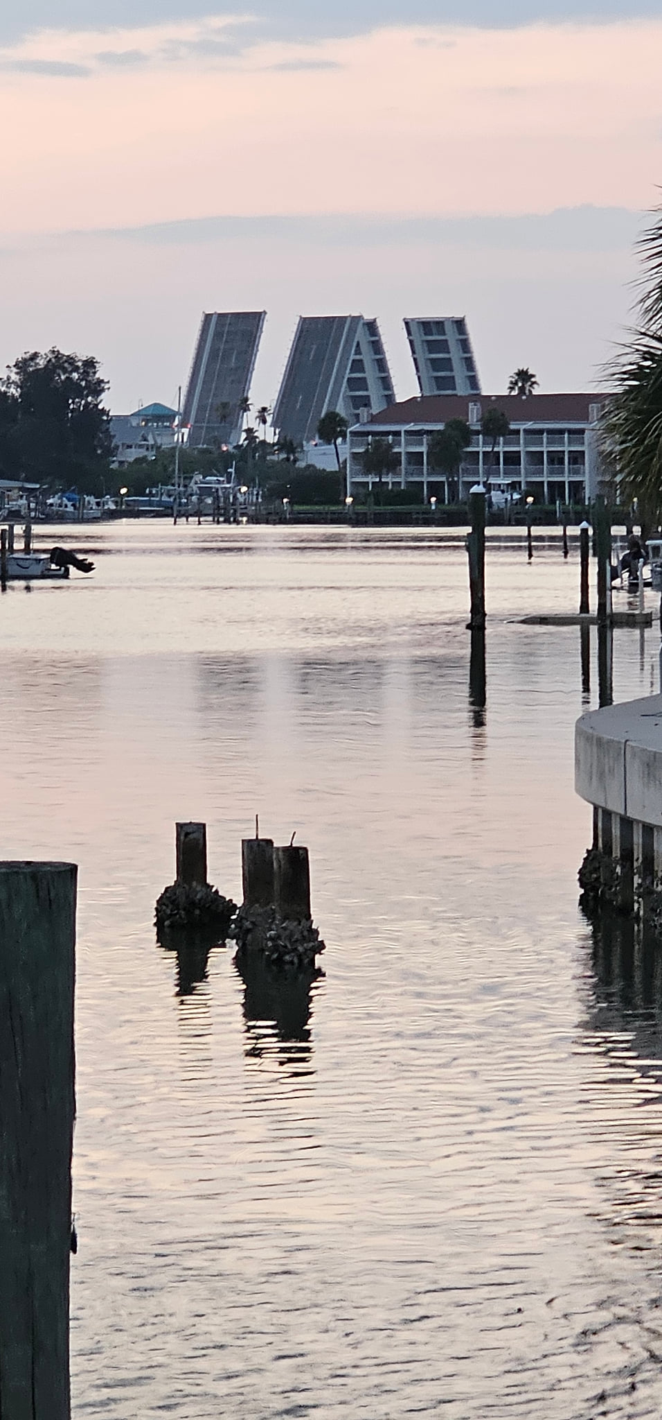 Funshine Pointe Capri - Newly Renovated - Intercoastal Views