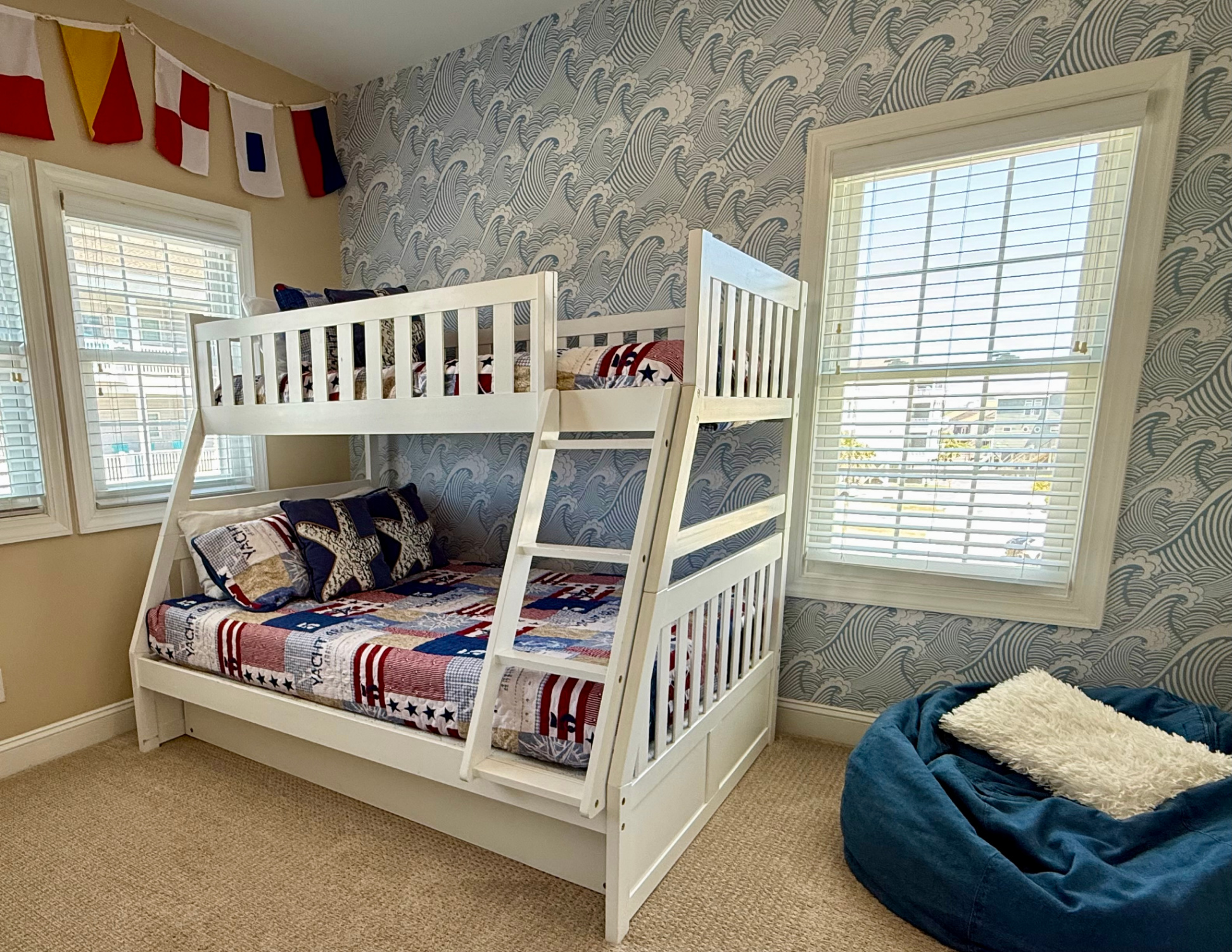 Bunk with roll out trundle