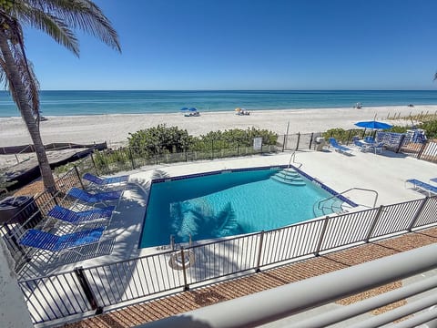 View from our lanai - straight on out!