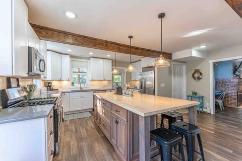 Full kitchen