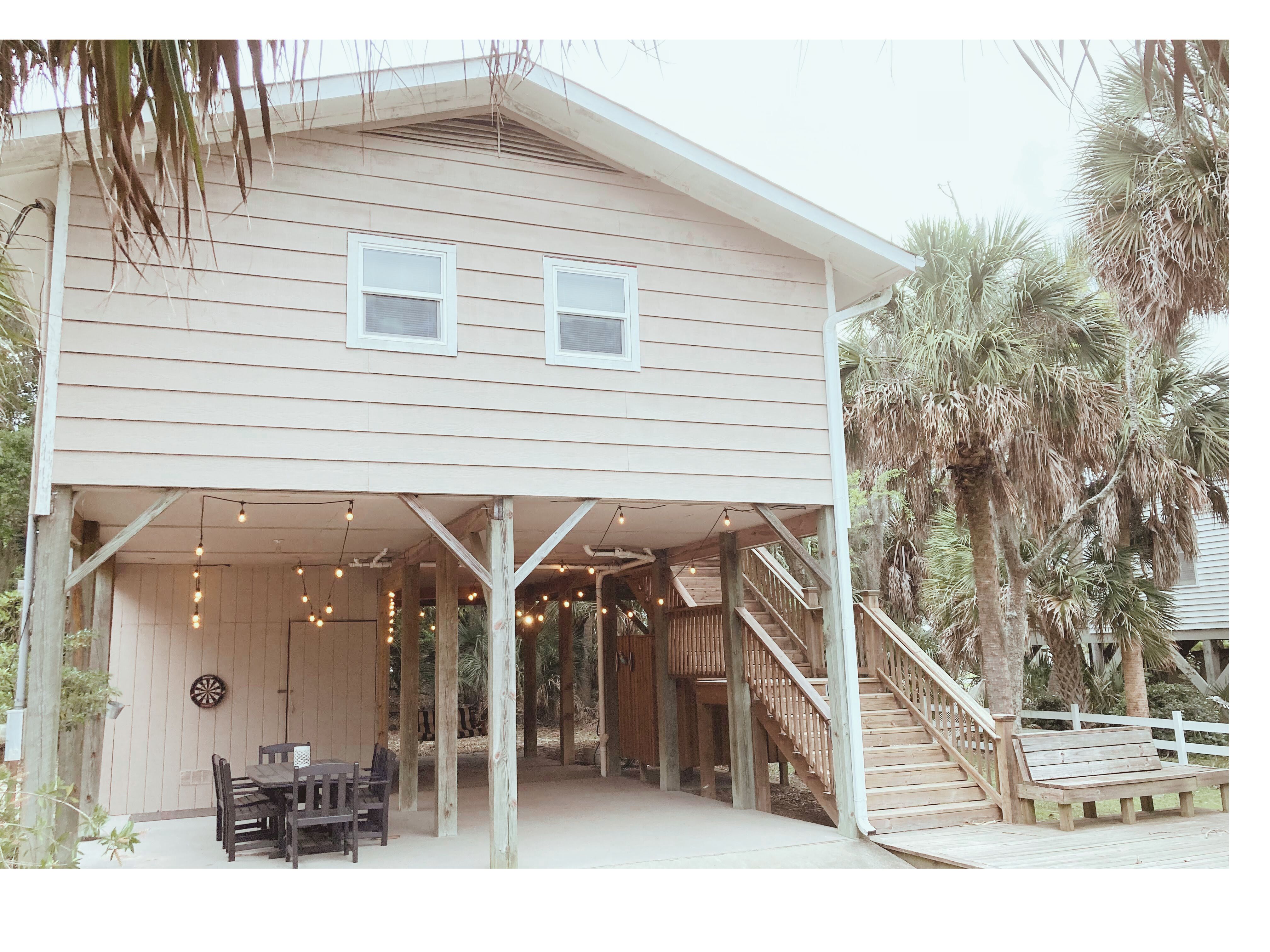Edisto Cottage ~ Oak Canopy, Steps to Shore