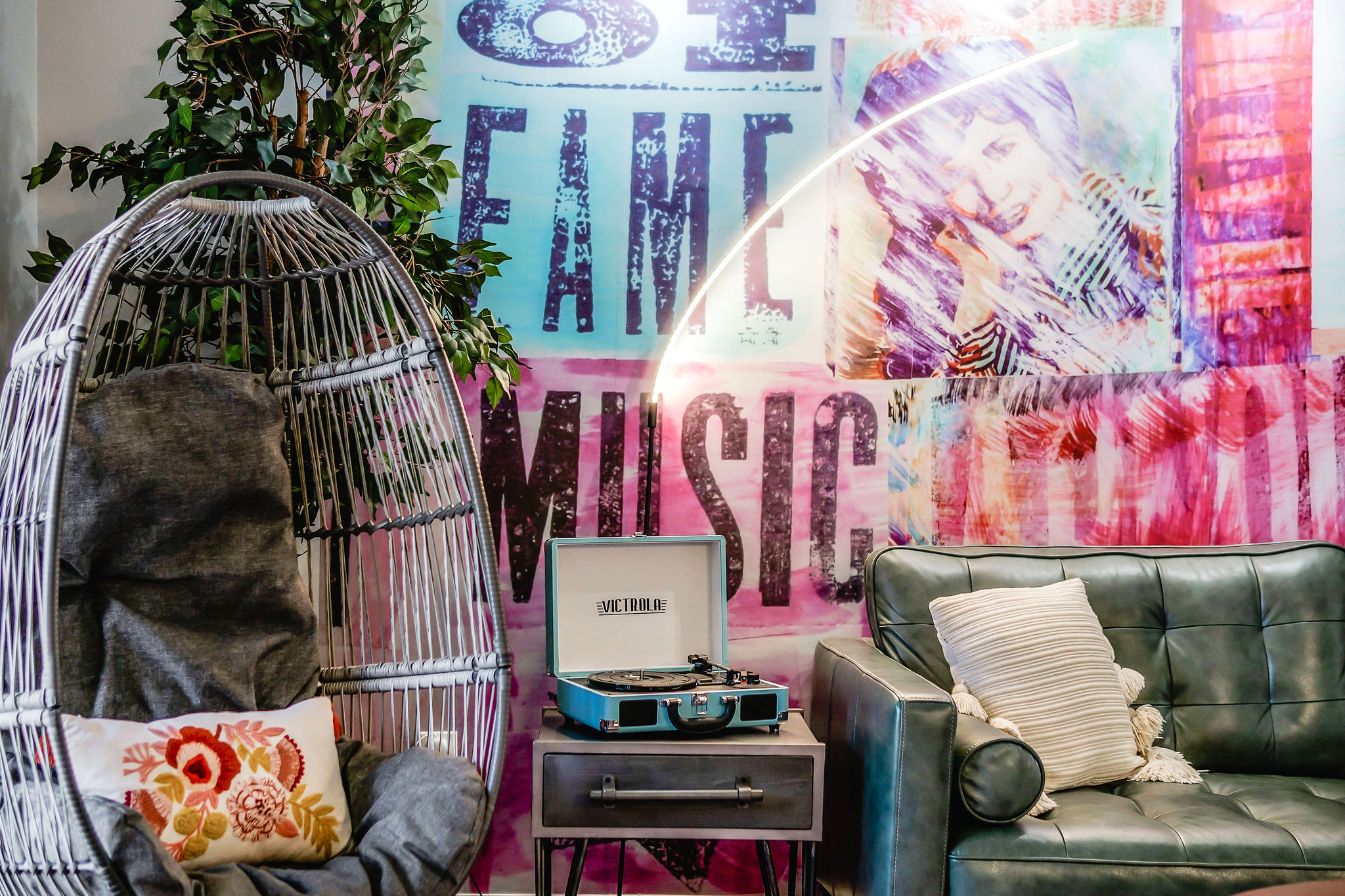 Emmylou's Rhinestone Cowboy! Walk to Broadway! On 2nd Ave