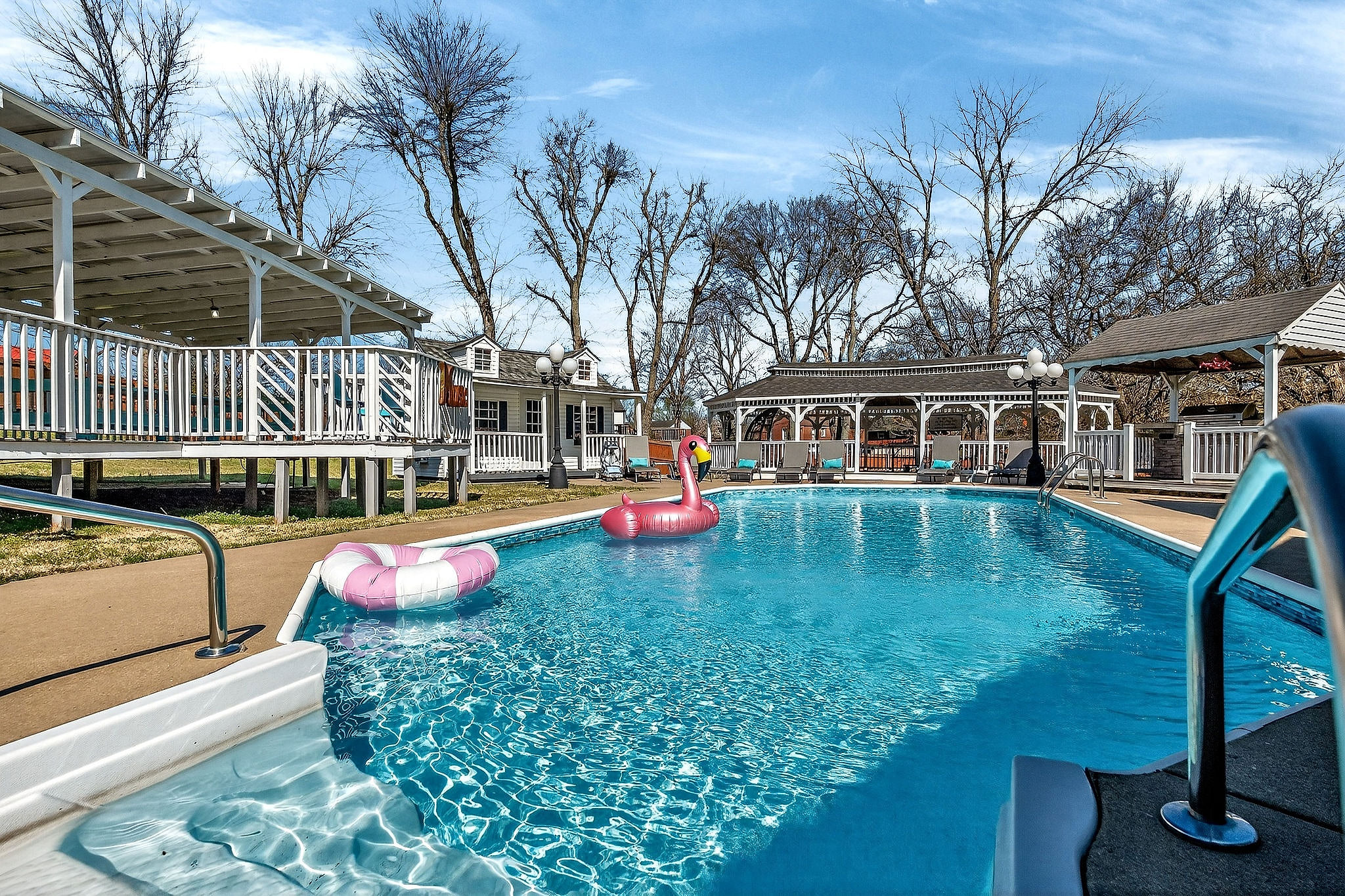 "Wonderful place! We loved the pool! Comfy couches! Beautiful backyard!"