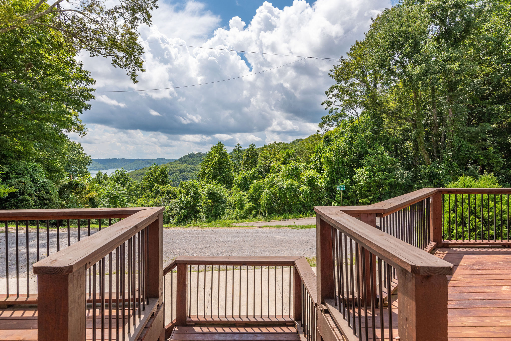 breathtaking-center-hill-lake-view-chalet!-hot-tub!/