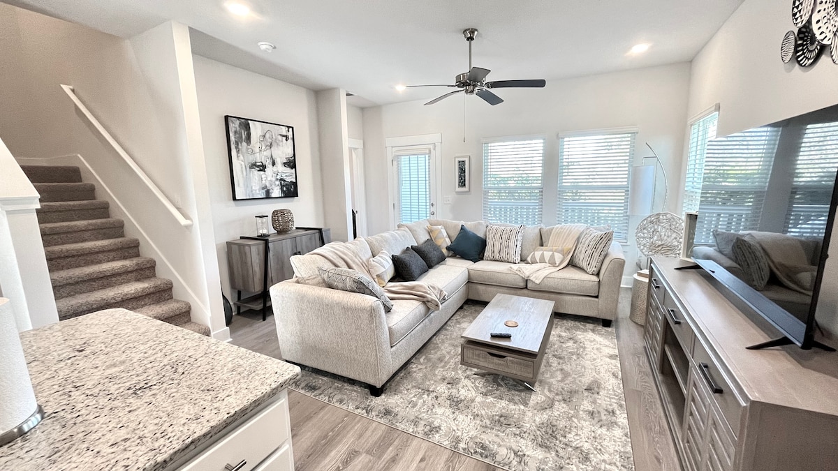 Enjoy the spacious living room setting, great for family time!! Perdido Retreat - Modern Luxury near Beaches!