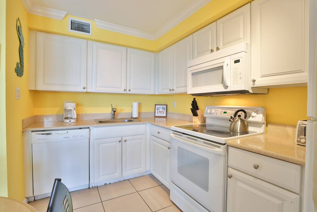 Plenty of everything for ample food prep during your stay! - Tropical Beach Condo! - Longboat Key