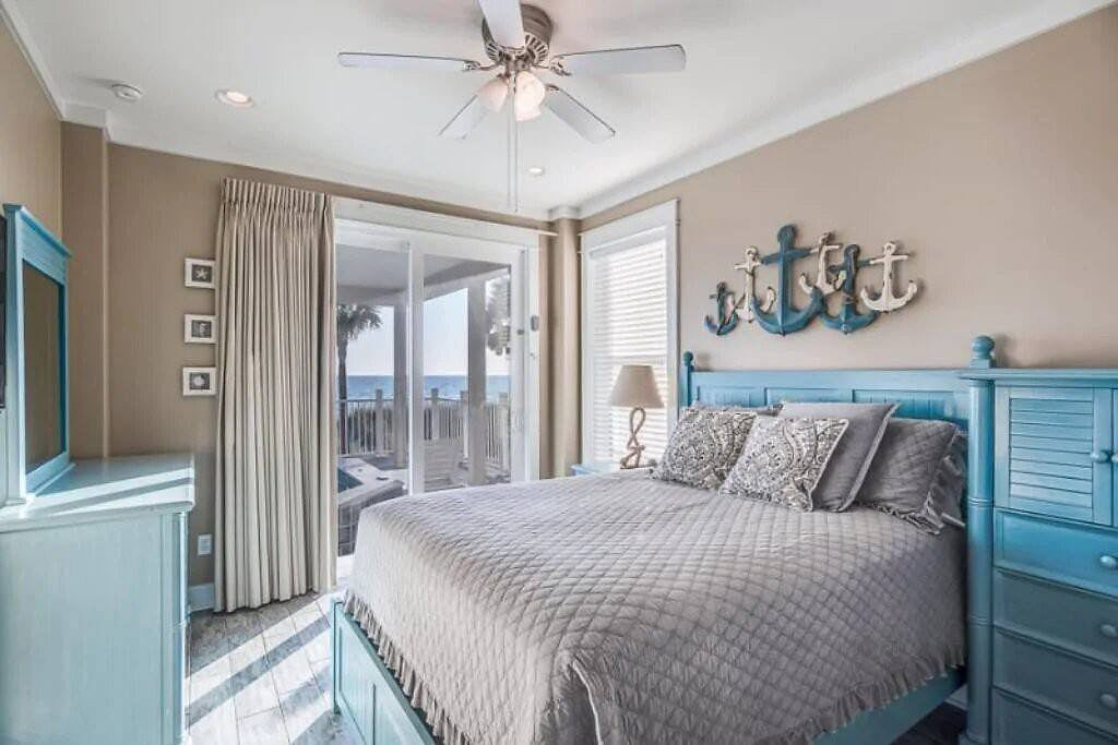 “A Sight to Sea”. Beach-front home w/private pool