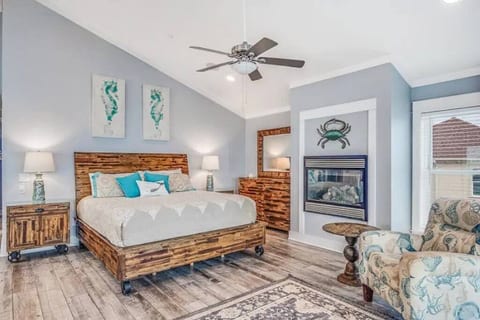 “A Sight to Sea”. Beach-front home w/private pool