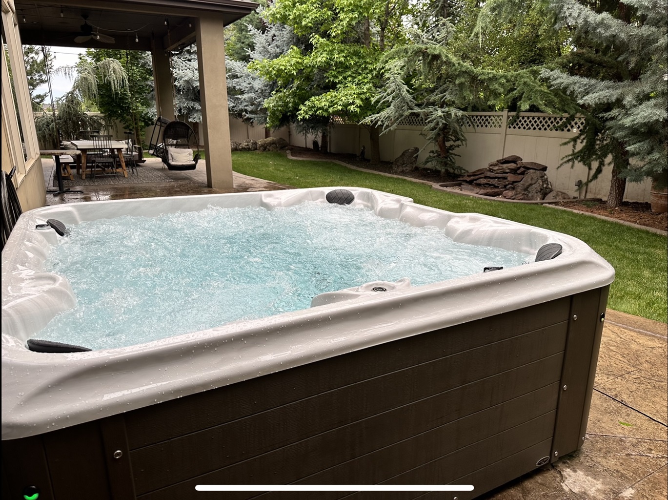 entertainment-castle!-large-group-and-company-functions-hot-tub/