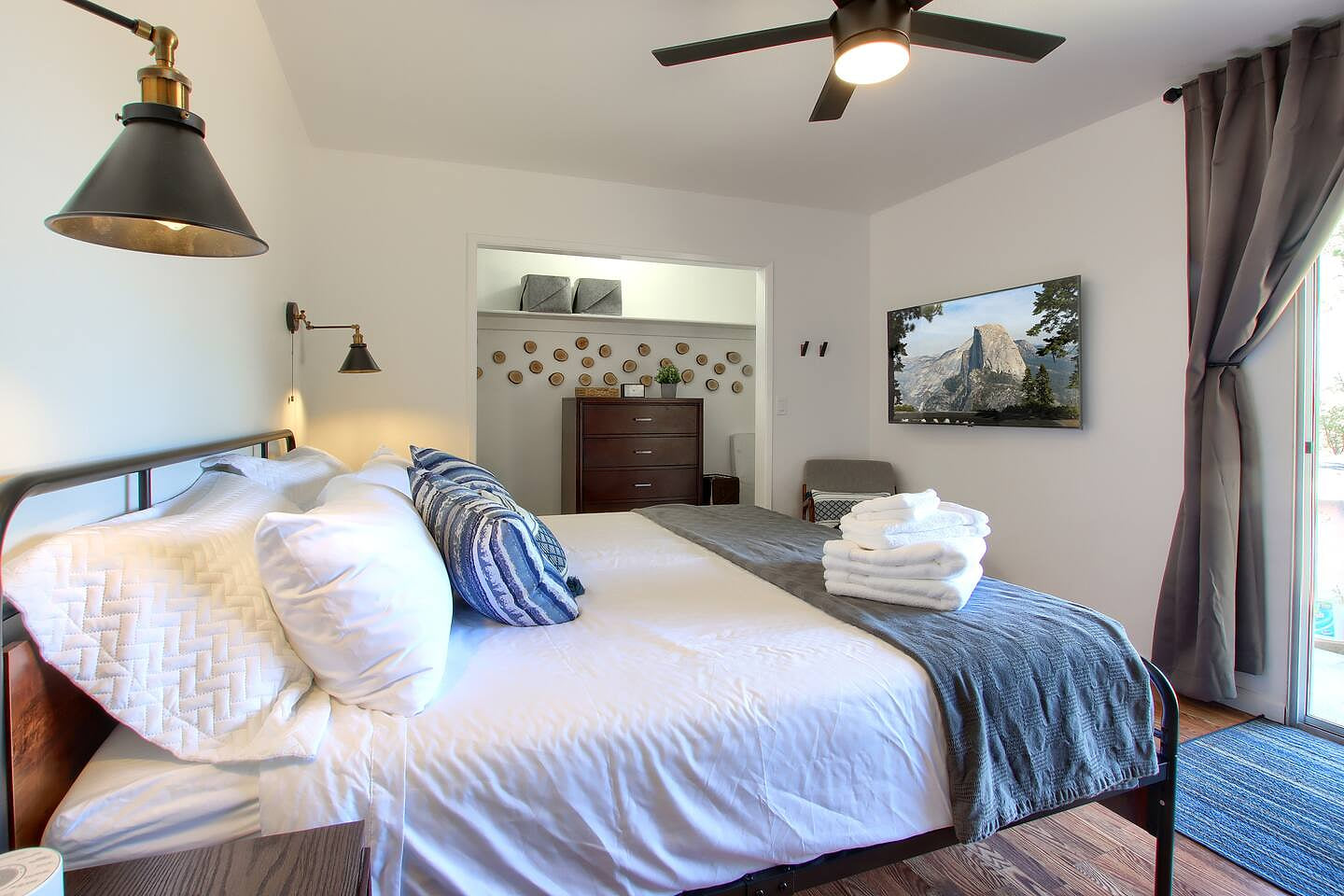 Sled Bedroom  | Luxurious King Bedding | PackNPlay | Walk out for your morning coffee! 