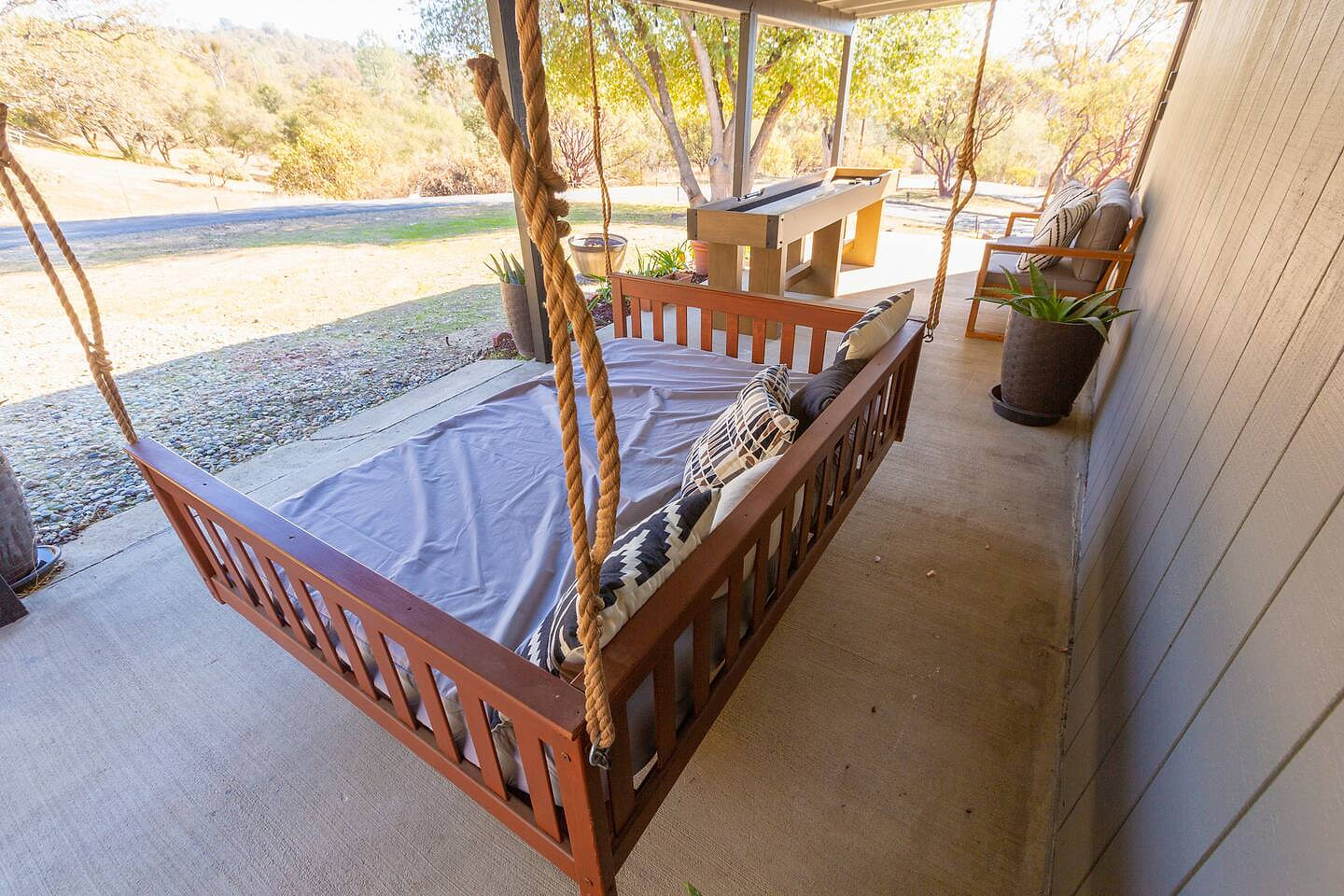 BOM sleeps 22 | GameRM | Badger Pass | karaoke!