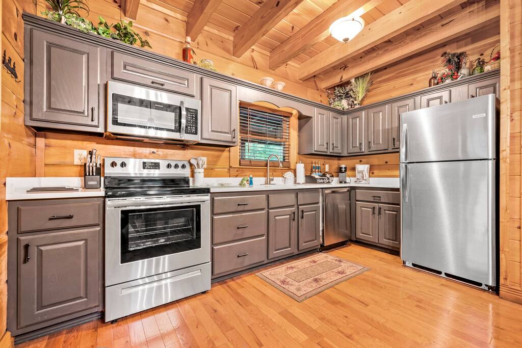 Renovated in 2023, our new upgraded kitchen is ready for you to cook and prepare those wonderful family meals.