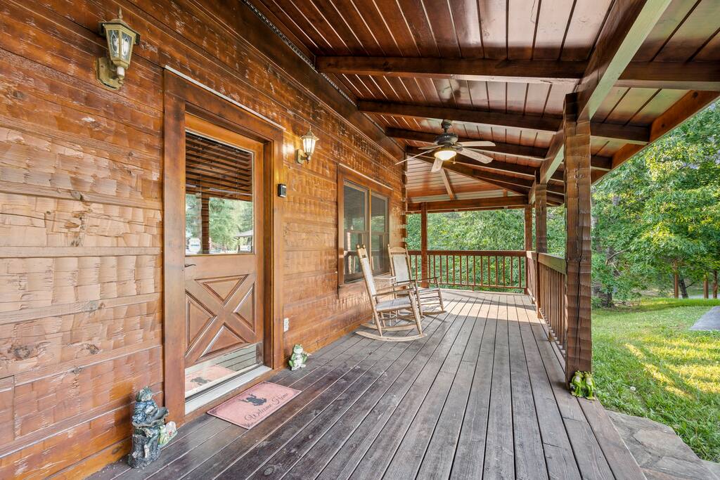 Be sure to catch those unique features of a true log cabin built by one of the most regarded cabin builders in the area.