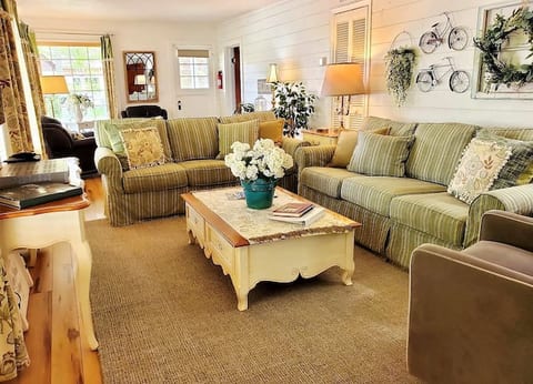 The Lake Street Cottage