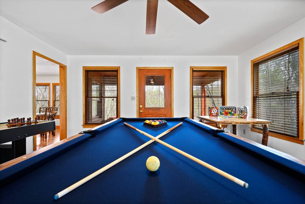 Brand New Slate Pool Table. Brand New Slate Pool Table. - Prime Location 2x King Beds PoolTable Shuffleboard - Sevierville