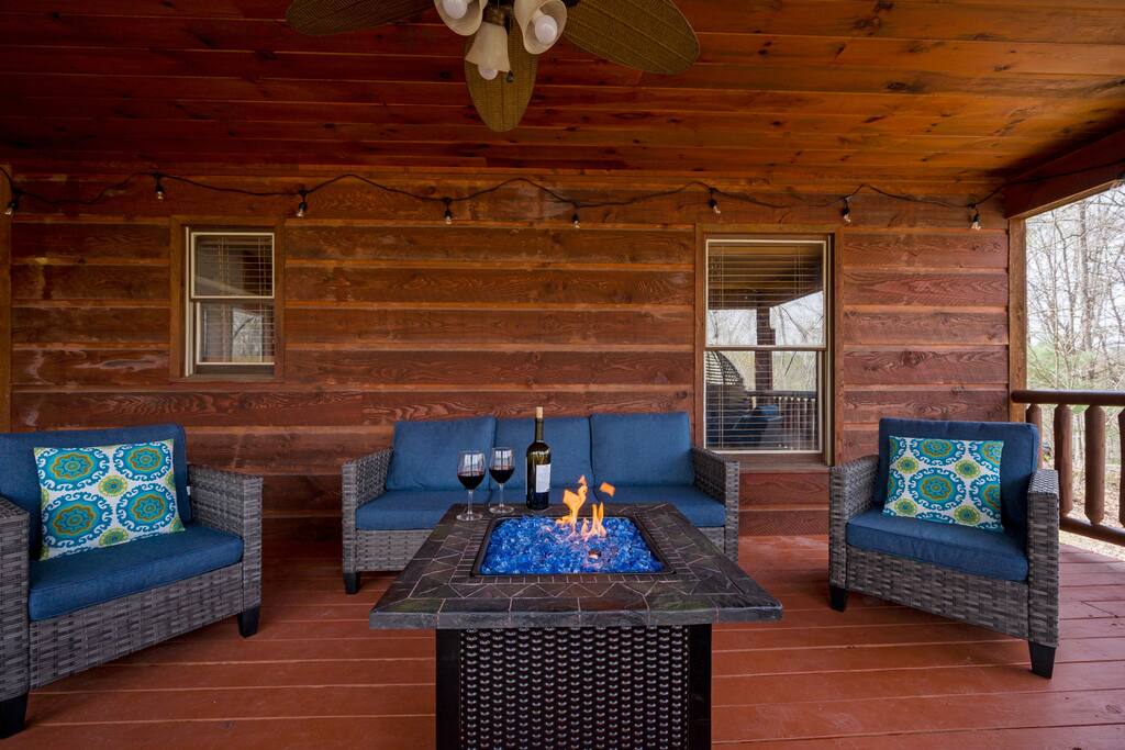 Peaceful Large Covered Deck with Propane Firepit and Sting Lights for Ambiance. Peaceful Large Covered Deck with Propane Firepit and Sting Lights for Ambiance. - Prime Location 2x King Beds PoolTable Shuffleboard - Sevierville