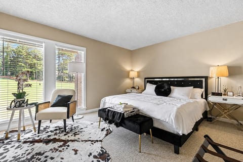 Master Suite King Bed