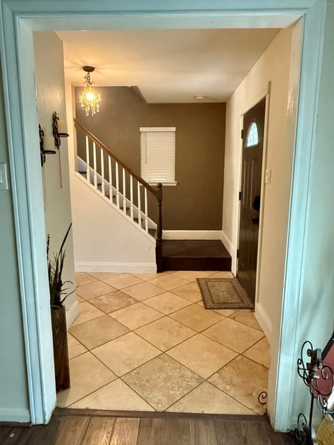 Le Belle | 5 miles to FQ- W/D- Pool Table- Pet Friendly