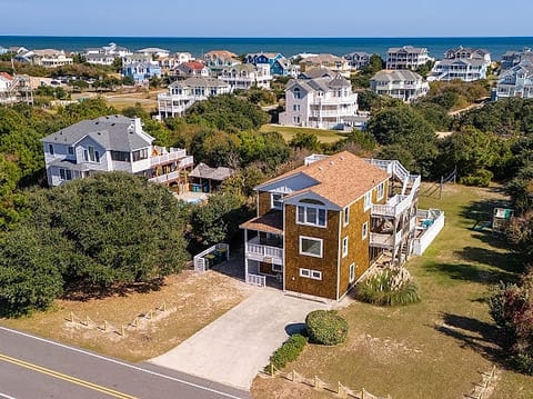 Beautiful Corolla Home/Pool/Hot Tub/5 min to beach image 2