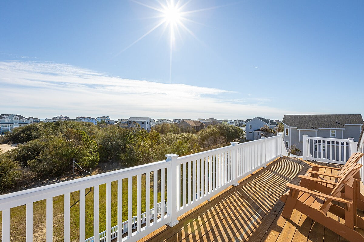 Crow’s Nest with partial ocean views, and view of the lighthouse