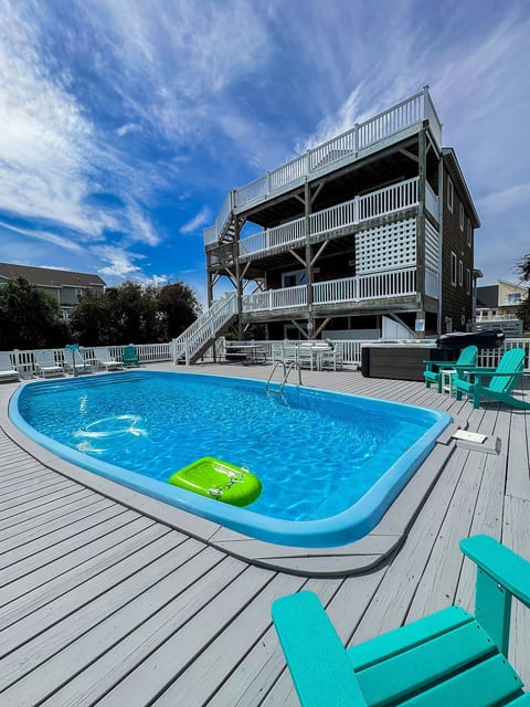 Beautiful Corolla Home/Pool/Hot Tub/5 min to beach image 1
