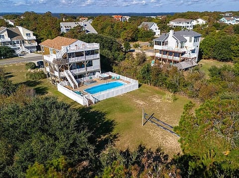 Beautiful Corolla Home/Pool/Hot Tub/5 min to beach image 5