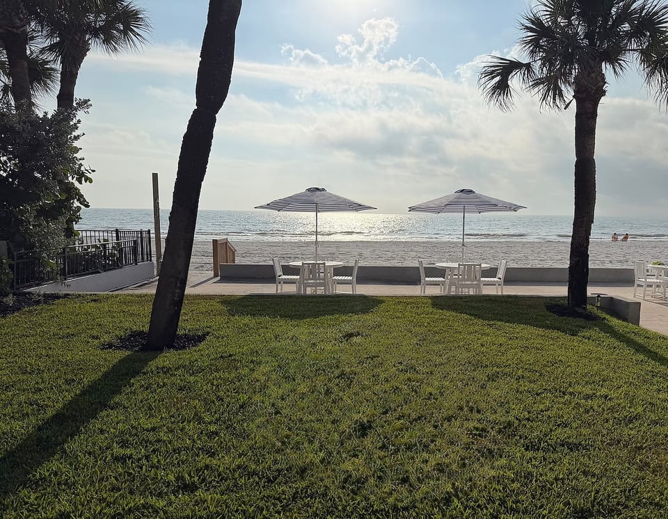 Beautiful 1BR Condo only steps to the water & fun! image 8