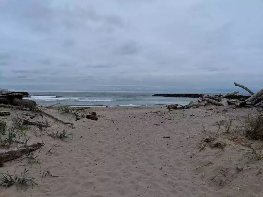 Closest beach access comes out at Nehalem Bay Jetty - Relaxing Family Get-away in Quiet Neighborhood - Rockaway Beach