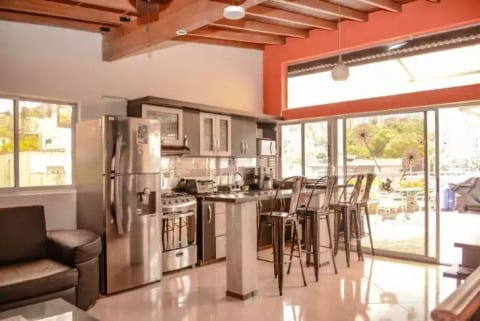 3 Bedroom PH HUGE HOT TUB Duplex Mountain View
