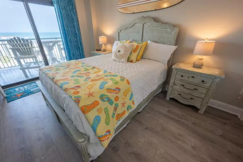 Queen in Main Bedroom