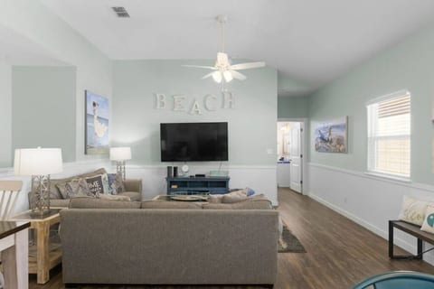 Charming Beachside 505-Pool-Gameroom-Close 2 Beach