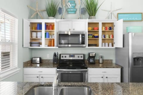 Charming Beachside 505-Pool-Gameroom-Close 2 Beach
