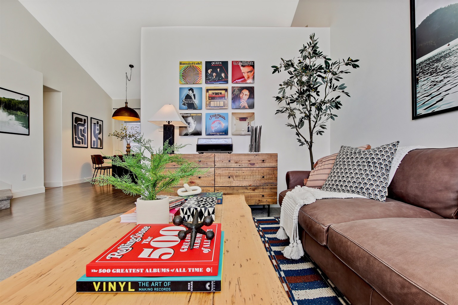 stylish-3br2ba-home-near-park-perfect-for-families-and-friends/