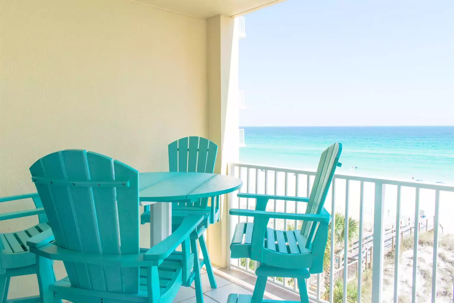 Enjoy meals al fresco on the new dining table & chairs on the balcony Enjoy meals al fresco on the new dining table & chairs on the balcony - Beach Escape - Okaloosa Island